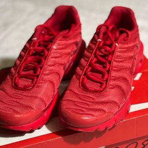 Women Nike red tennis
